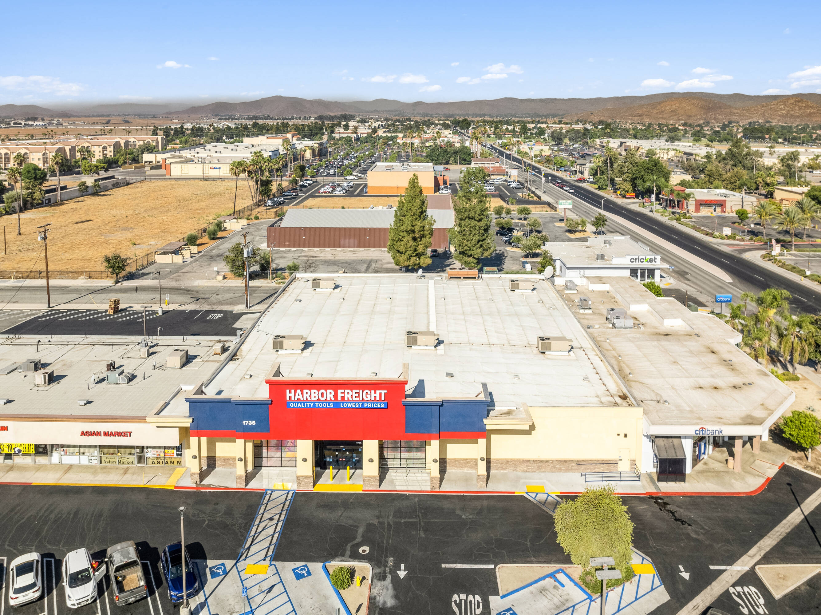 Commercial Property for Sale in Hemet California 92545